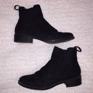 Chelsea boots